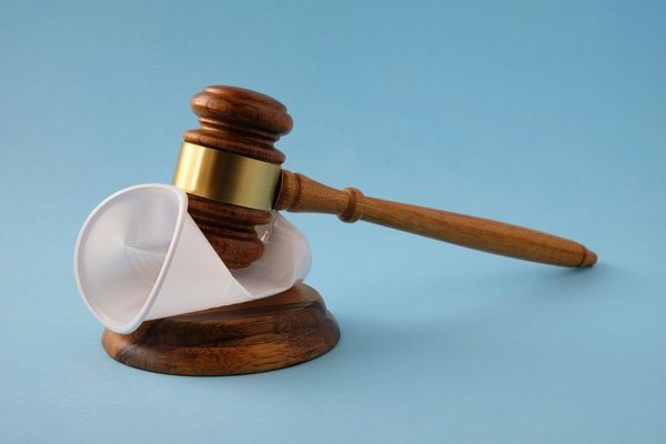 ゴミ屋敷問題を解消するための法律はある?相談する場所と条例による撤去までの流れ