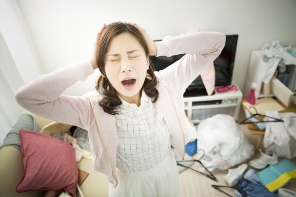一人暮らしの汚部屋チェックリスト|脱出する4ステップと予防法を解説