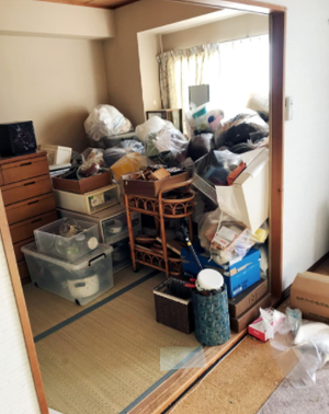 【3LDK】家具や日用品などの不用品回収(10万円)の施工前