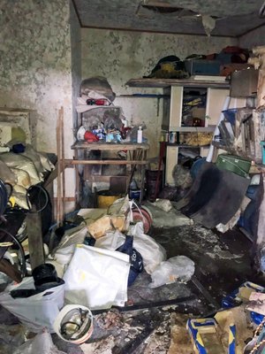 【4LDK】家屋解体に伴う残置物の全撤去作業(9万円)の施工前