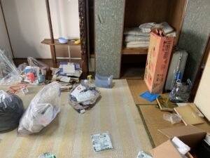 不用品片付けと無料の簡易清掃の施工前