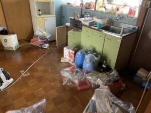 長年使われた日用品のお片付けの施工前