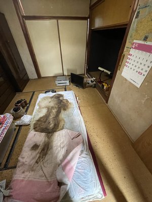 孤独死された部屋の脱臭除菌などの特殊清掃の施工前