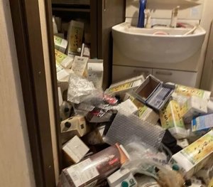 調布市緑ヶ丘 ゴミ屋敷清掃の施工前