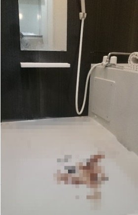 【1R】浴室での吐血後の除去の施工前