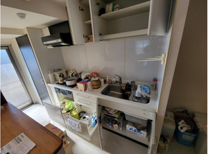 キッチンの不用品整理・片付けの施工前