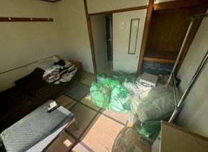 アパートでの遺品整理・不用品回収の施工前