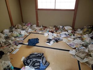 【2K】賃貸物件のゴミ掃除の施工前