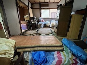一部屋の遺品整理の施工前