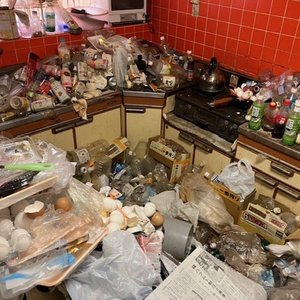 2DKのゴミ屋敷片付けの施工前