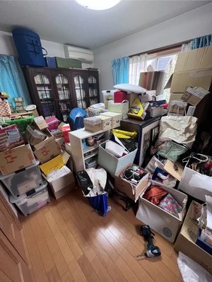 一戸建て住宅4LDKの遺品整理の施工前