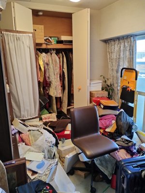 1R・アパートのゴミ屋敷片付けの施工前