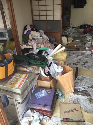 大切な遺品・形見などの仕分け作業の施工前