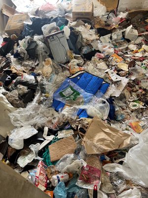 1K・アパートの遺品整理の施工前