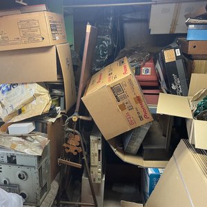 戸建て+物置の空き家片付けの施工前
