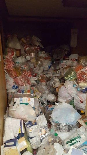 ゴミの量がとても多い現場でしたの施工前