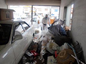 ガレージでの作業の施工前