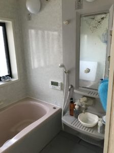 【リフォーム費用165万】最新システムバスの導入の施工前