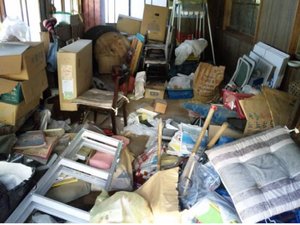 物置の片付けの施工前
