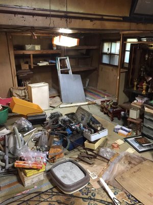 物置撤去・風呂釜とエアコン取り外しまでなんでもご相談ください。の施工前