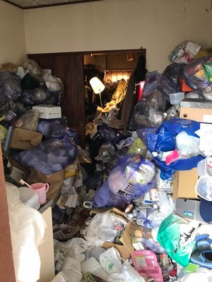 2部屋と台所の大規模ゴミ掃除の施工前