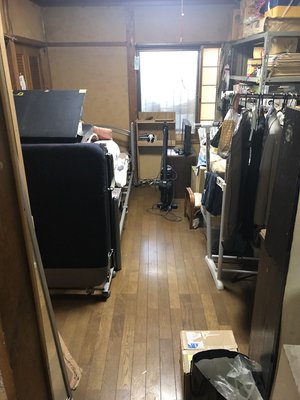 お家1軒丸ごとのご遺品整理の施工前