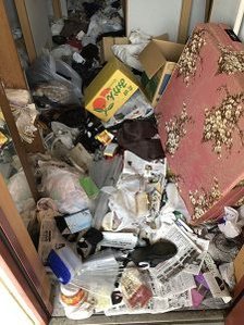 ゴミ屋敷の撤去作業の施工前