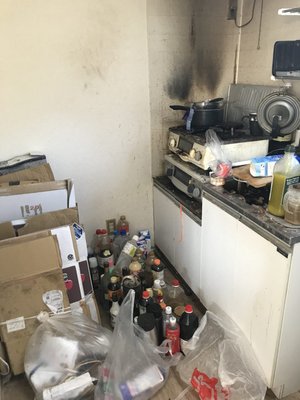 【1R】アパートのゴミ屋敷清掃:2時間の施工前