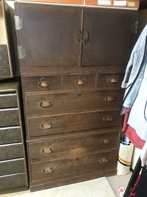 2階窓から家財の搬出をおこないましたの施工前