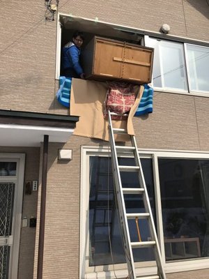 2階窓から家財の搬出をおこないましたの施工後