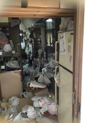 1Kのゴミ屋敷清掃の施工前
