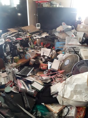 孤独死現場の特殊清掃・家財整理:3LDKの施工前