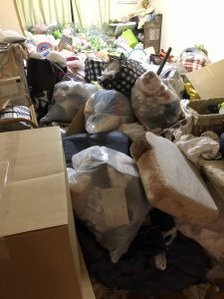 マンションの一室のゴミ屋敷清掃の施工前