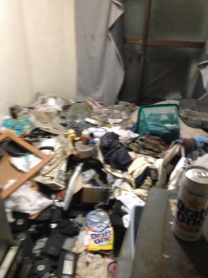 マンションのゴミ屋敷清掃の施工前