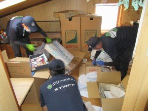 【2LDK】屋根裏・お庭も含めた遺品整理の施工前