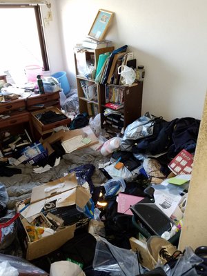 長年放置されていたお部屋の清掃の施工前