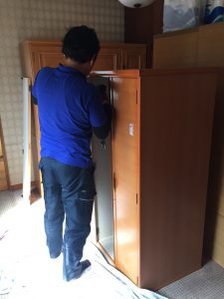 戸建2階にあるタンスなどの家財整理の施工前