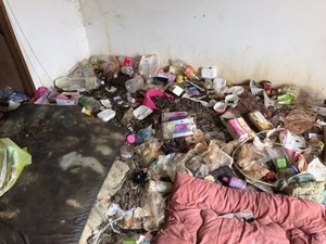 アパートの一室のゴミ屋敷清掃の施工前