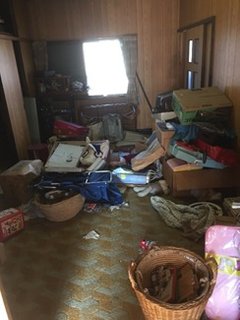 遺品整理:東京都青梅市(築60年 3LDK 一戸建て)の施工前
