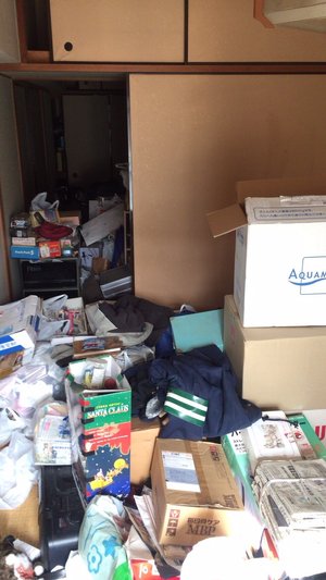 マンション(3LDK)のゴミ屋敷整理の施工前