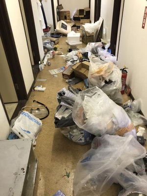 建て壊しによる片付け作業の施工前