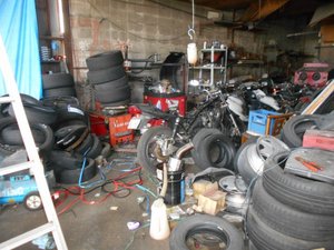 自動車整備工場の整理の施工前