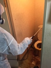 トイレで孤独死した事例①の施工前