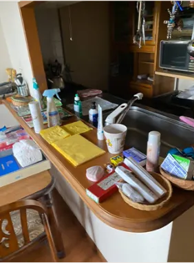 キッチン周辺・お部屋の日用品撤去(50,000円)の施工前