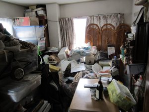 洋室での作業事例1の施工前