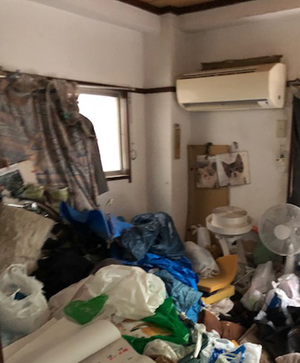 2LDK、ゴミ屋敷処分の施工前