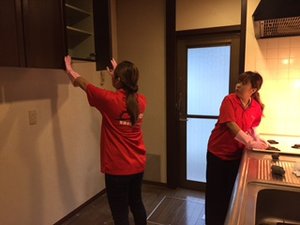 【5LDK】ピアノはクレーン車で搬出しました ※写真はどちらも作業中のものですの施工前