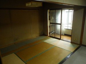 タンスや家具類・家電の回収をしましたの施工後