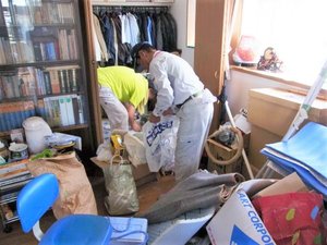 別室の作業の様子です。の施工前