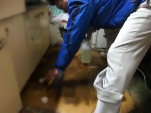 孤独死現場の防臭作業の施工前